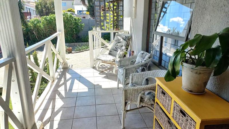 2 Bedroom Property for Sale in Gordons Bay Western Cape